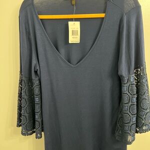 NEW Navy Blue V Neck Shirt Size: Medium